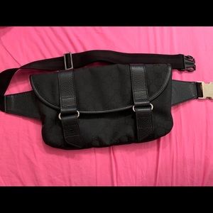 Gucci fanny pack